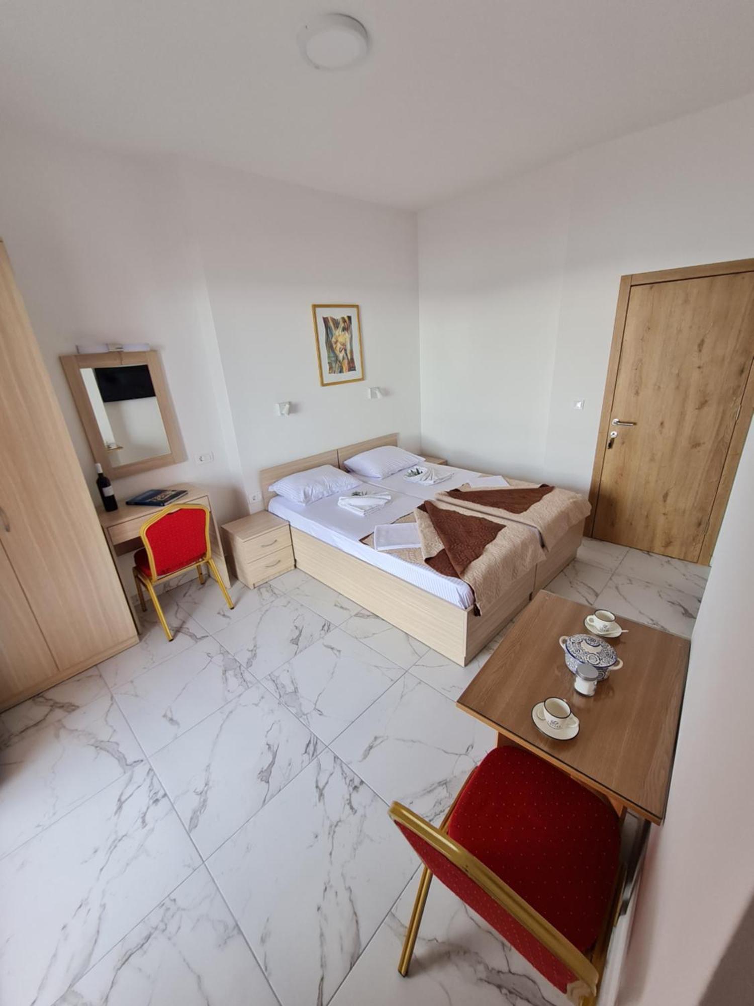 Apartmani Dalex Budva Buitenkant foto
